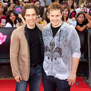 Craig Kielburger, Marc Kielburger in 2010 MuchMusic Video Awards - Red Carpet Arrivals