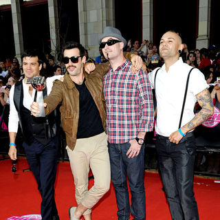 Hedley in 2010 MuchMusic Video Awards - Red Carpet Arrivals - muchmusic_arrivals_110_wenn2896867
