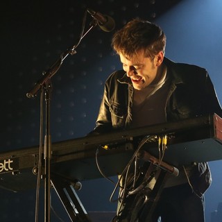 Mumford & Sons in Mumford and Sons Performing Live in Concert - mumford-sons-performing-live-in-concert-07