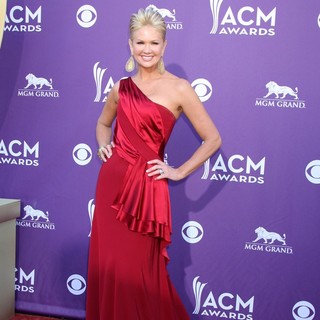 Nancy O'Dell in 2012 ACM Awards - Arrivals