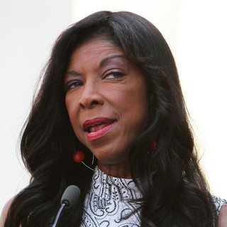 Natalie Cole in David Foster Honored with Star on The Hollywood Walk of Fame - natalie-cole-david-foster-walk-of-fame-09