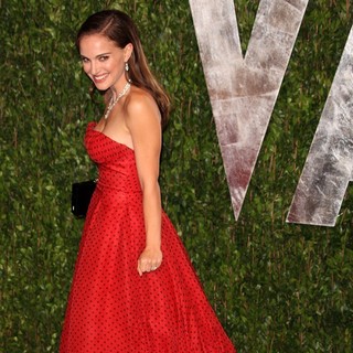 Natalie Portman in 2012 Vanity Fair Oscar Party - Arrivals