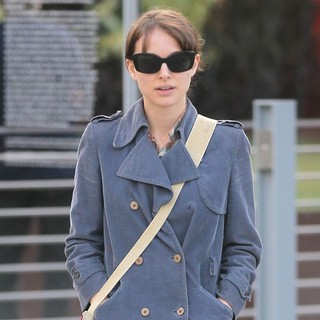 Natalie Portman in Natalie Portman Enjoys A Family Day Out at The Los Angeles County Museum of Art