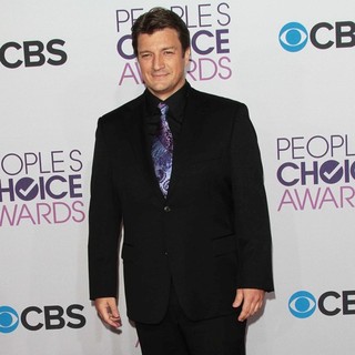 Nathan Fillion in People's Choice Awards 2013 - Red Carpet Arrivals - nathan-fillion-people-s-choice-awards-2013-05