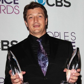 Nathan Fillion in People's Choice Awards 2013 - Press Room - nathan-fillion-people-s-choice-awards-2013-press-room-04