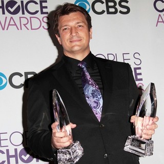 Nathan Fillion in People's Choice Awards 2013 - Press Room - nathan-fillion-people-s-choice-awards-2013-press-room-05