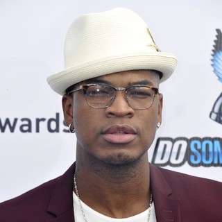 Ne-Yo in The DoSomething.org and VH1's 2012 Do Something Awards