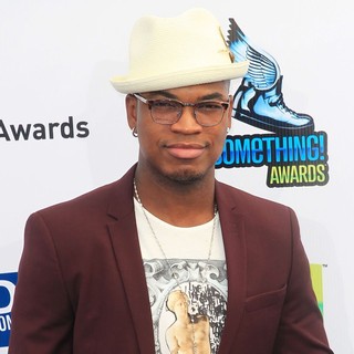 Ne-Yo in The DoSomething.org and VH1's 2012 Do Something Awards