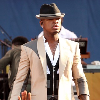 Ne-Yo in Ne-Yo Performs Live as Part of Good Morning America's Summer Concert Series
