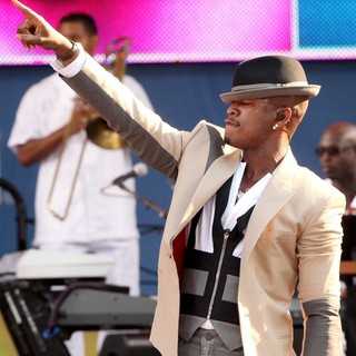 Ne-Yo in Ne-Yo Performs Live as Part of Good Morning America's Summer Concert Series