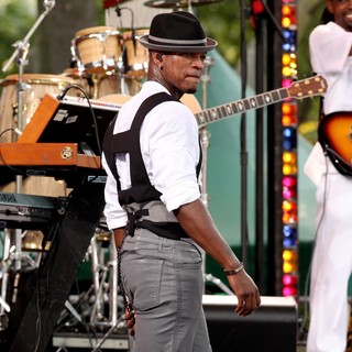 Ne-Yo in Ne-Yo Performs Live as Part of Good Morning America's Summer Concert Series