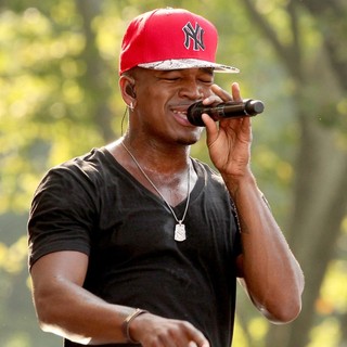 Ne-Yo in Ne-Yo Performs Live as Part of Good Morning America's Summer Concert Series