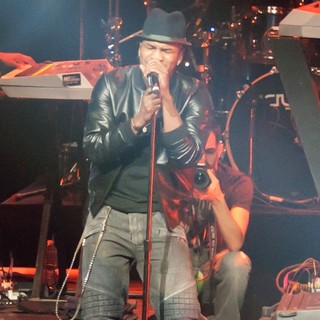 Ne-Yo in KIIS FM's Jingle Ball 2012 - Show