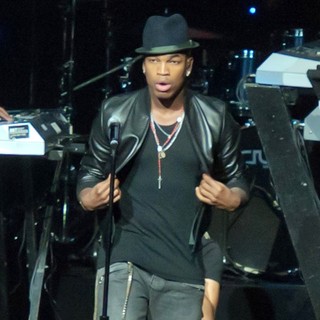 Ne-Yo in KIIS FM's Jingle Ball 2012 - Show