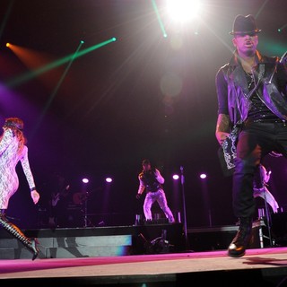Ne-Yo Performs Live - ne-yo-performs-live-27