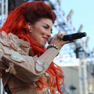 Neon Hitch in 102.7 KIIS FM's Wango Tango 2012 - Show