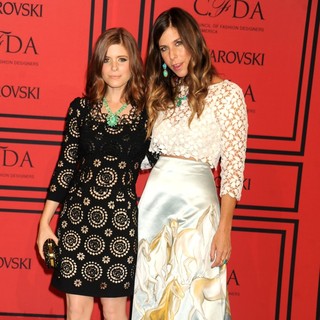 Kate Mara in 2013 CFDA Awards - Arrivals - neuwirth-mara-2013-cfda-awards-02