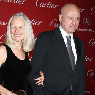 Suzanne Newlander, Alan Arkin in 24th Annual Palm Springs International Film Festival Awards Gala - Red Carpet