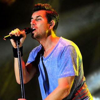 311 Performing at The Bayfront Park Amphitheater - nick-hexum-performing-bayfront-park-01