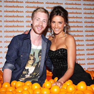 Angus McLaren, Rachael Finch in The 2010 Nickelodeon Kids Choice Awards - Press Room