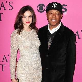 Hana Nitsche, Russell Simmons in The 2012 Victoria's Secret Fashion Show