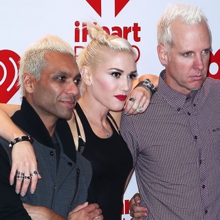Tony Kanal, Gwen Stefani, Tom Dumont, No Doubt in 2012 iHeartRadio Music Festival - Day 1 - Arrivals