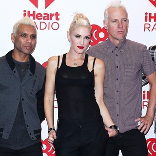 Tony Kanal, Gwen Stefani, Tom Dumont, No Doubt in 2012 iHeartRadio Music Festival - Day 1 - Arrivals