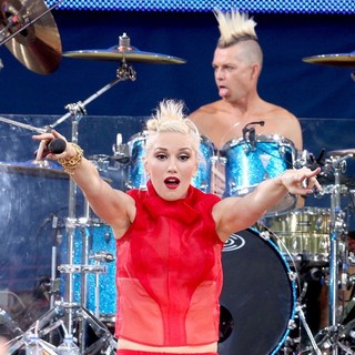 Gwen Stefani, Adrian Young, No Doubt in No Doubt Perform Live as Part of Good Morning America's Summer Concert Series
