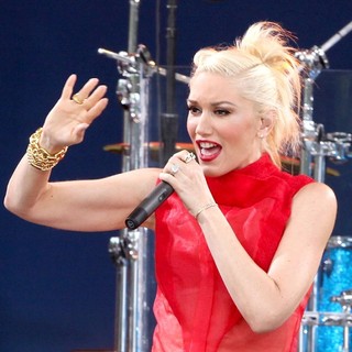 Gwen Stefani, No Doubt in No Doubt Perform Live as Part of Good Morning America's Summer Concert Series