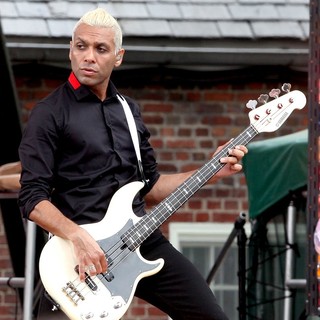 Tony Kanal, No Doubt in No Doubt Perform Live as Part of Good Morning America's Summer Concert Series
