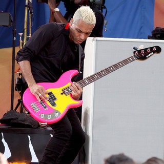 Tony Kanal, No Doubt in No Doubt Perform Live as Part of Good Morning America's Summer Concert Series
