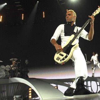 Adrian Young, Tony Kanal, No Doubt in No Doubt Performing in Concert
