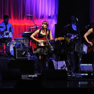 Norah Jones in Norah Jones Performing Live on Stage