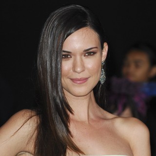 Odette Annable in Los Angeles Premiere of The Hunger Games - Arrivals