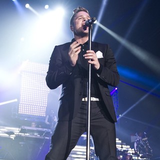 Olly Murs in Olly Murs Performing Live