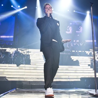 Olly Murs in Olly Murs Performing Live