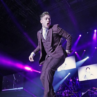 Olly Murs in Olly Murs Performing Live on Stage
