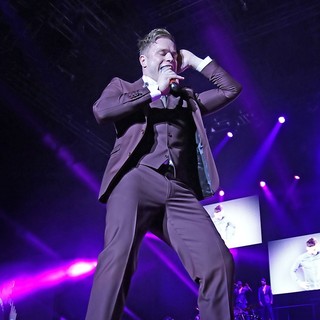 Olly Murs in Olly Murs Performing Live on Stage