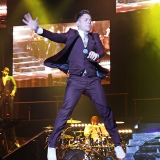 Olly Murs in Olly Murs Performing Live on Stage