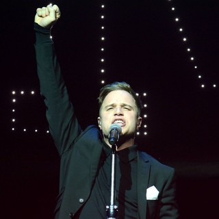 Olly Murs Performs