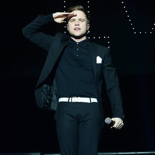 Olly Murs Performs