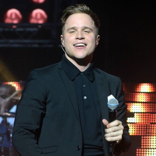 Olly Murs Performs