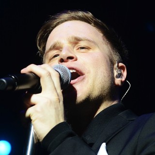 Olly Murs Performs