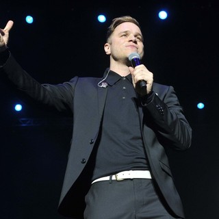 Olly Murs Performs - olly-murs-performs-12