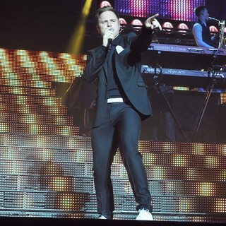 Olly Murs Performs