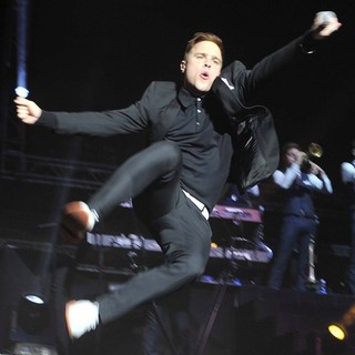 Olly Murs Performs - olly-murs-performs-16