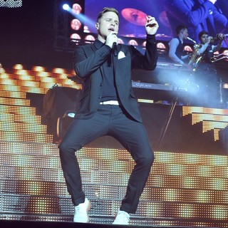 Olly Murs Performs - olly-murs-performs-19