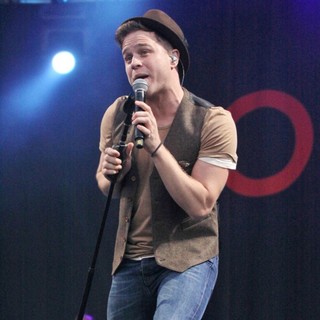 Olly Murs in Diana Vickers Performs at The Lytham Proms