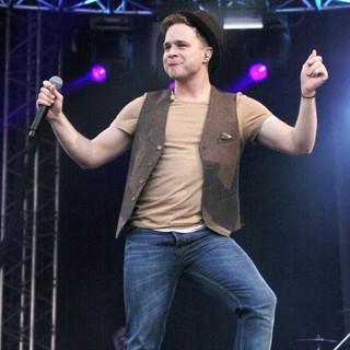 Olly Murs in Diana Vickers Performs at The Lytham Proms