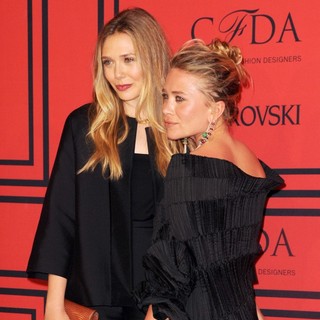 Mary-Kate Olsen in 2013 CFDA Awards - Arrivals - olsen-2013-cfda-awards-01